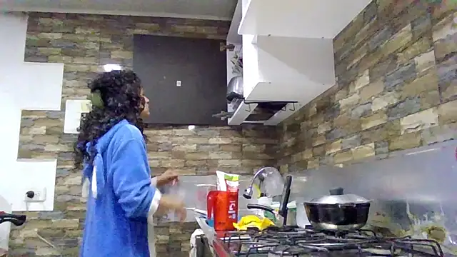 Diamond Curls online show from July 7, 2026, 3:26 pm