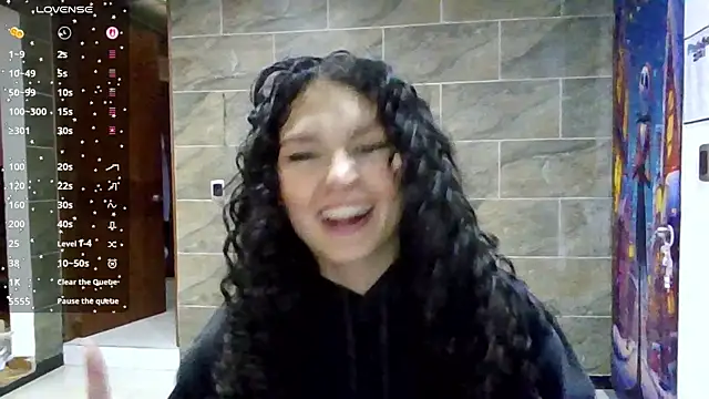 Diamond Curls online show from July 27, 2026, 3:41 pm