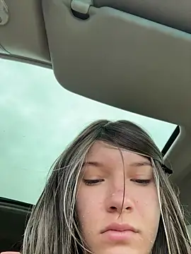 girl-Emily online show from July 9, 2026, 4:24 am