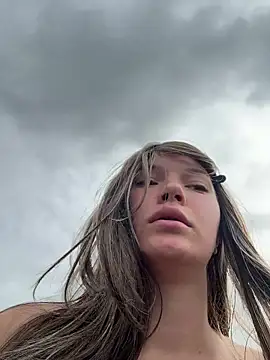girl-Emily online show from July 7, 2026, 6:47 am