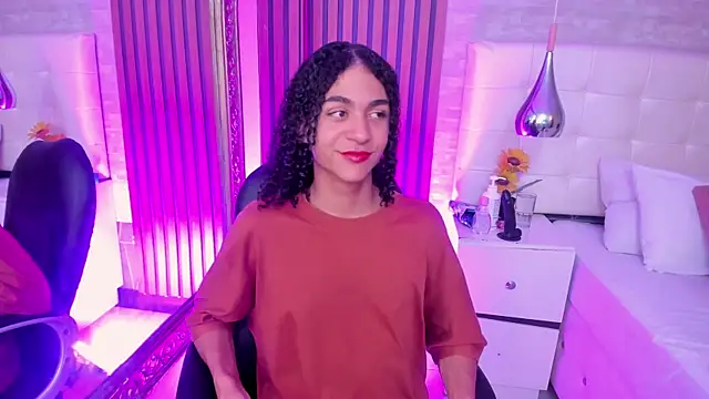 KyleeSmiith online show from July 3, 2026, 4:08 am
