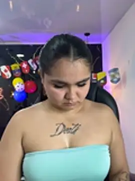 Snapshot of TifanyRoseX chatting on June 24, 2026, 6:17 pm TifanyRoseX online show from June 24, 2026, 6:17 pm