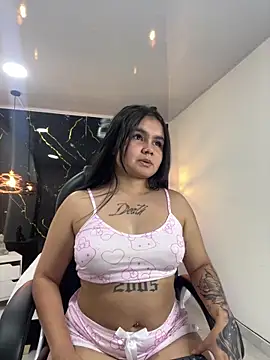 Snapshot of TifanyRoseX chatting on June 15, 2026, 7:02 pm TifanyRoseX online show from June 15, 2026, 7:02 pm