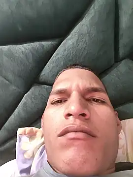 Snapshot of Juniorluzardo chatting on June 11, 2026, 5:04 am Juniorluzardo online show from June 11, 2026, 5:04 am