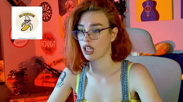 SeraphineDuskryn online show from July 28, 2026, 8:52 pm