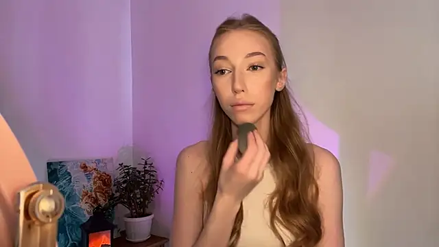Snapshot of TraceyHowey chatting on June 11, 2026, 9:17 am TraceyHowey online show from June 11, 2026, 9:17 am