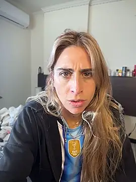 Snapshot of NicoleWilder chatting on June 26, 2026, 12:22 pm NicoleWilder online show from June 26, 2026, 12:22 pm