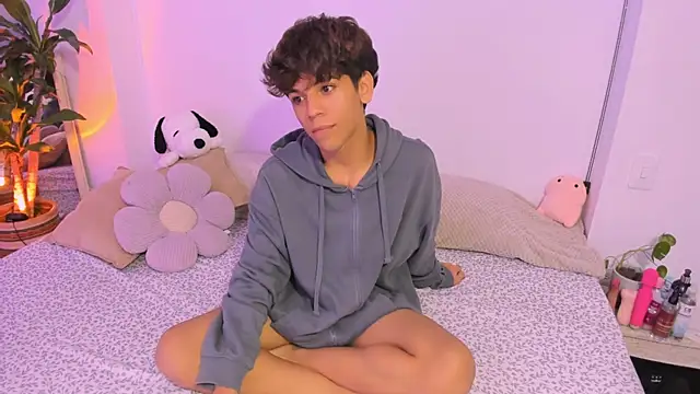 Samy Twink online show from June 21, 2026, 3:23 am