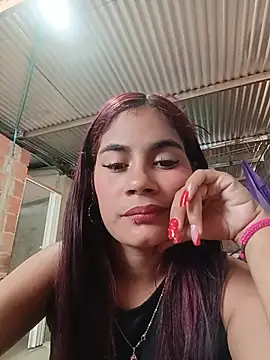 Snapshot of dulce_amber21 chatting on July 14, 2026, 12:44 pm dulce amber21 online show from July 14, 2026, 12:44 pm