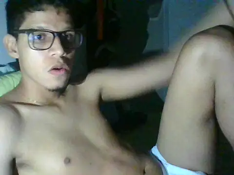 Snapshot of twink_vibes chatting on June 19, 2026, 5:57 am twink vibes online show from June 19, 2026, 5:57 am