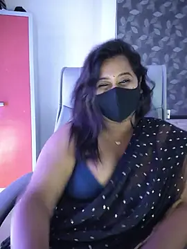 Snapshot of beauty_lisa- chatting on July 8, 2026, 8:53 pm beauty lisa- online show from July 8, 2026, 8:53 pm