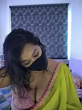 Snapshot of beauty_lisa- chatting on July 8, 2026, 8:48 am beauty lisa- online show from July 8, 2026, 8:48 am