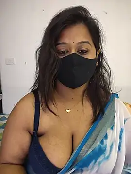 Snapshot of beauty_lisa- chatting on July 22, 2026, 1:46 pm beauty lisa- online show from July 22, 2026, 1:46 pm