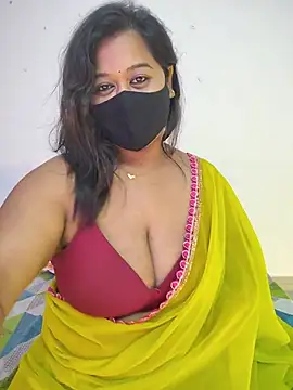 Snapshot of beauty_lisa- chatting on July 10, 2026, 8:42 pm beauty lisa- online show from July 10, 2026, 8:42 pm