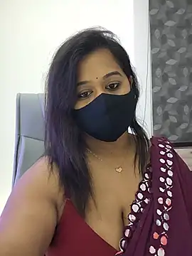 Snapshot of beauty_lisa- chatting on July 21, 2026, 12:39 pm beauty lisa- online show from July 21, 2026, 12:39 pm