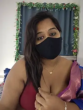 Snapshot of beauty_lisa- chatting on July 1, 2026, 8:42 pm beauty lisa- online show from July 1, 2026, 8:42 pm