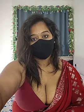 Snapshot of beauty_lisa- chatting on July 5, 2026, 12:34 pm beauty lisa- online show from July 5, 2026, 12:34 pm