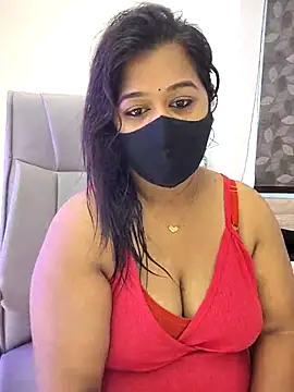 Snapshot of beauty_lisa- chatting on July 26, 2026, 8:32 am beauty lisa- online show from July 26, 2026, 8:32 am
