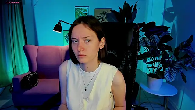 Eva Leeee online show from June 21, 2026, 5:13 am
