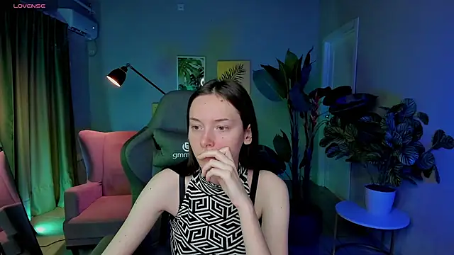 Eva Leeee online show from July 3, 2026, 5:25 am