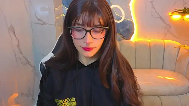 Snapshot of Lily_Tx chatting on June 18, 2026, 12:43 pm Lily Tx online show from June 18, 2026, 12:43 pm