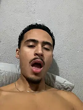 Snapshot of Mendeslukas chatting on June 11, 2026, 7:22 pm Mendeslukas online show from June 11, 2026, 7:22 pm
