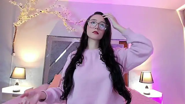 Snapshot of Miss_Belu chatting on June 17, 2026, 4:12 am Miss Belu online show from June 17, 2026, 4:12 am