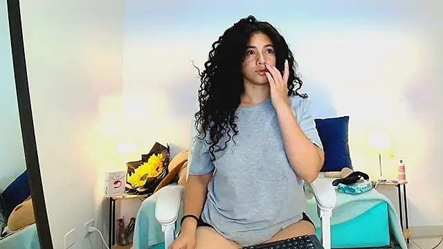 Snapshot of Isabella_Sophia19 chatting on July 21, 2026, 3:20 am Isabella Sophia19 online show from July 21, 2026, 3:20 am