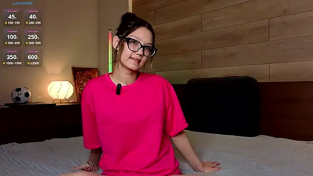 Snapshot of Mirikiteki chatting on July 4, 2026, 5:39 pm Mirikiteki online show from July 4, 2026, 5:39 pm
