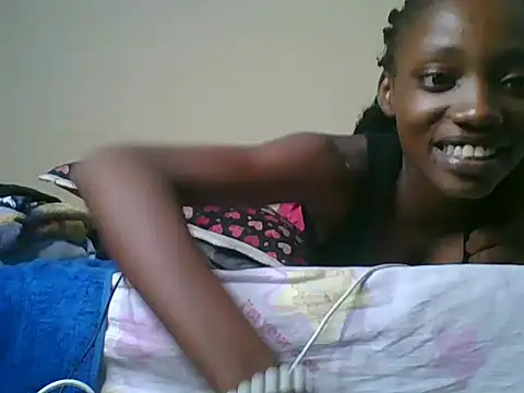 Snapshot of petitecharm chatting on June 12, 2026, 11:02 pm petitecharm online show from June 12, 2026, 11:02 pm