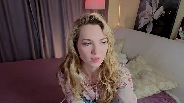 Snapshot of MarielRoloson chatting on June 20, 2026, 7:08 pm MarielRoloson online show from June 20, 2026, 7:08 pm