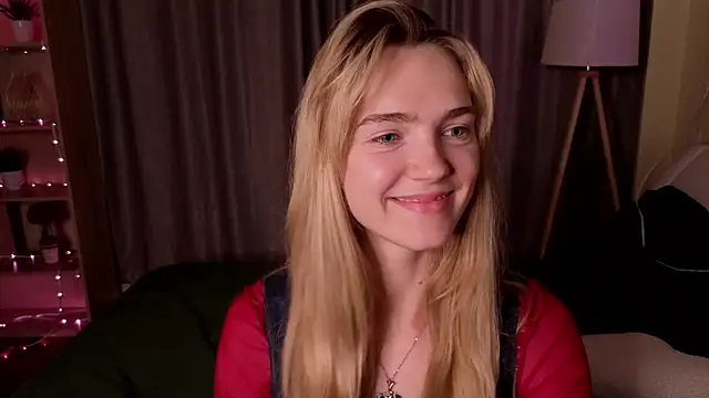 Snapshot of MarielRoloson chatting on June 25, 2026, 7:30 pm MarielRoloson online show from June 25, 2026, 7:30 pm