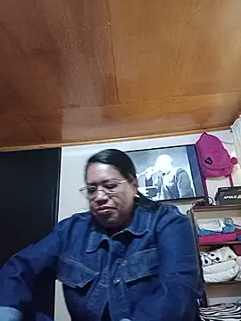 Emilif  online show from June 21, 2026, 4:24 pm