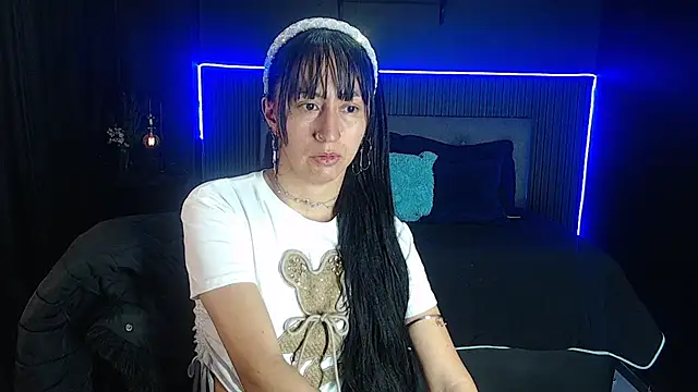 Snapshot of Sophia_w_ chatting on June 22, 2026, 1:30 pm Sophia w online show from June 22, 2026, 1:30 pm