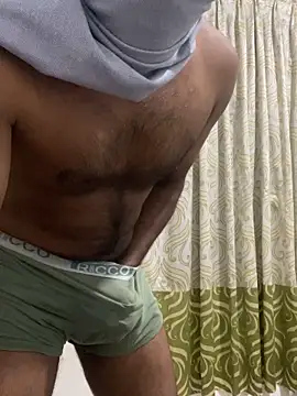 Snapshot of mr_shhw chatting on June 19, 2026, 5:19 pm mr shhw online show from June 19, 2026, 5:19 pm