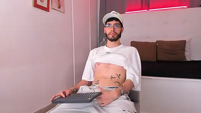 Leo Saint online show from June 13, 2026, 10:40 pm