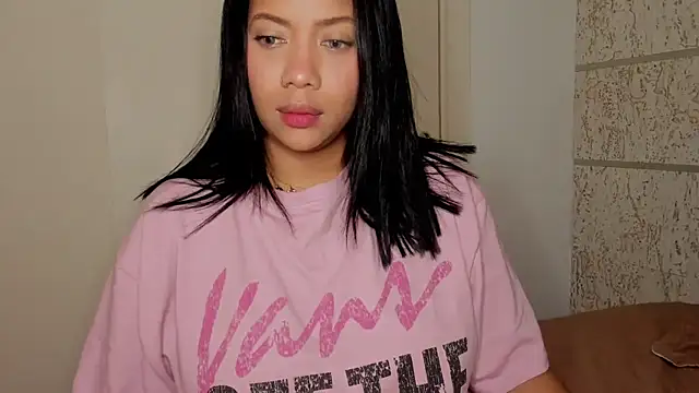 NicolePasqualott online show from March 1, 2026, 7:58 pm