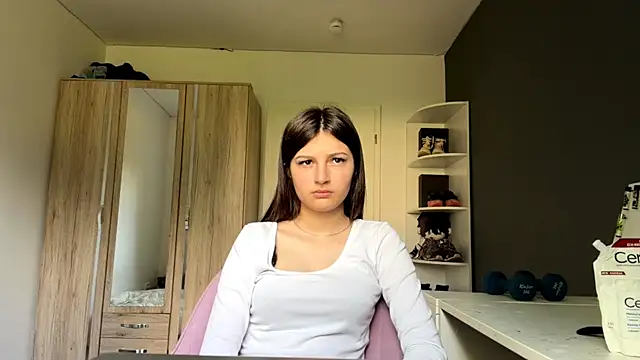 Snapshot of SpanishRooter chatting on July 2, 2026, 8:31 am SpanishRooter online show from July 2, 2026, 8:31 am