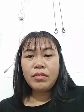 Snapshot of -Lemi- chatting on June 18, 2026, 8:35 am -Lemi- online show from June 18, 2026, 8:35 am