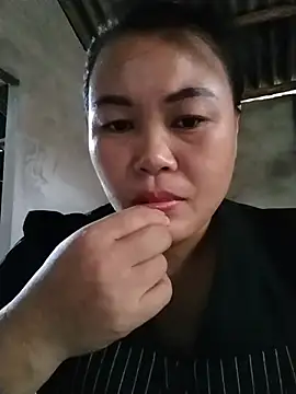 Snapshot of -Lemi- chatting on June 17, 2026, 5:18 am -Lemi- online show from June 17, 2026, 5:18 am