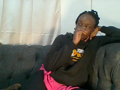 Snapshot of Sexylov25 chatting on June 14, 2026, 8:32 pm Sexylov25 online show from June 14, 2026, 8:32 pm