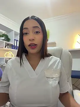 Snapshot of Mia_Alanna chatting on July 17, 2026, 7:44 pm Mia Alanna online show from July 17, 2026, 7:44 pm