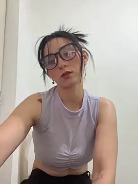 Snapshot of Vanellope_von chatting on June 16, 2026, 4:29 pm Vanellope von online show from June 16, 2026, 4:29 pm