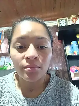 Snapshot of Estrella2001 chatting on July 19, 2026, 5:10 pm Estrella2001 online show from July 19, 2026, 5:10 pm