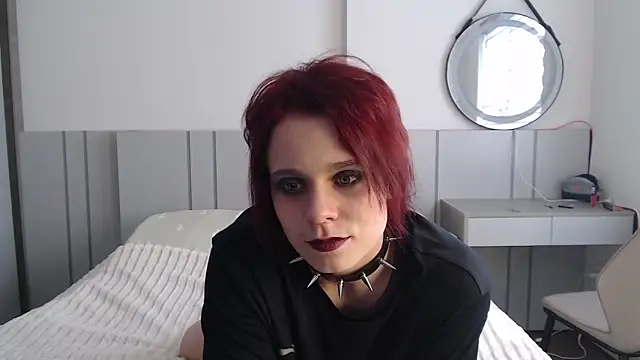 Snapshot of Red_RoxyFoxy chatting on June 20, 2026, 2:16 am Red RoxyFoxy online show from June 20, 2026, 2:16 am