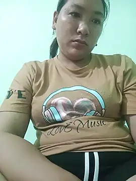 Snapshot of Uya-y chatting on June 17, 2026, 10:47 am Uya-y online show from June 17, 2026, 10:47 am