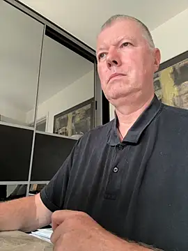 Snapshot of cumboy chatting on October 2, 2025, 2:20 pm cumboy online show from October 2, 2025, 2:20 pm