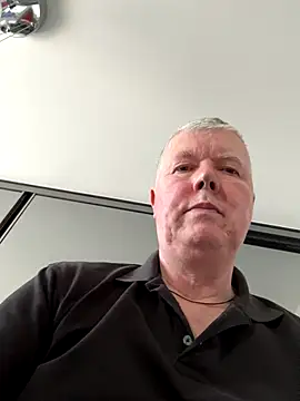 Snapshot of cumboy chatting on December 15, 2025, 1:06 pm cumboy online show from December 15, 2025, 1:06 pm