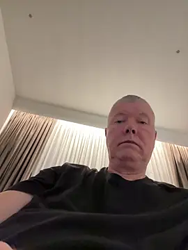 Snapshot of cumboy chatting on December 27, 2024, 3:37 pm cumboy online show from December 27, 2024, 3:37 pm