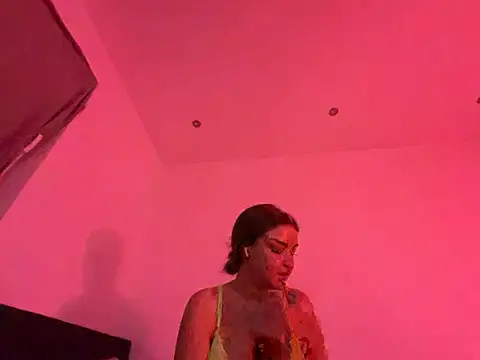 Snapshot of elina_amara_ chatting on June 18, 2026, 10:04 pm elina amara online show from June 18, 2026, 10:04 pm